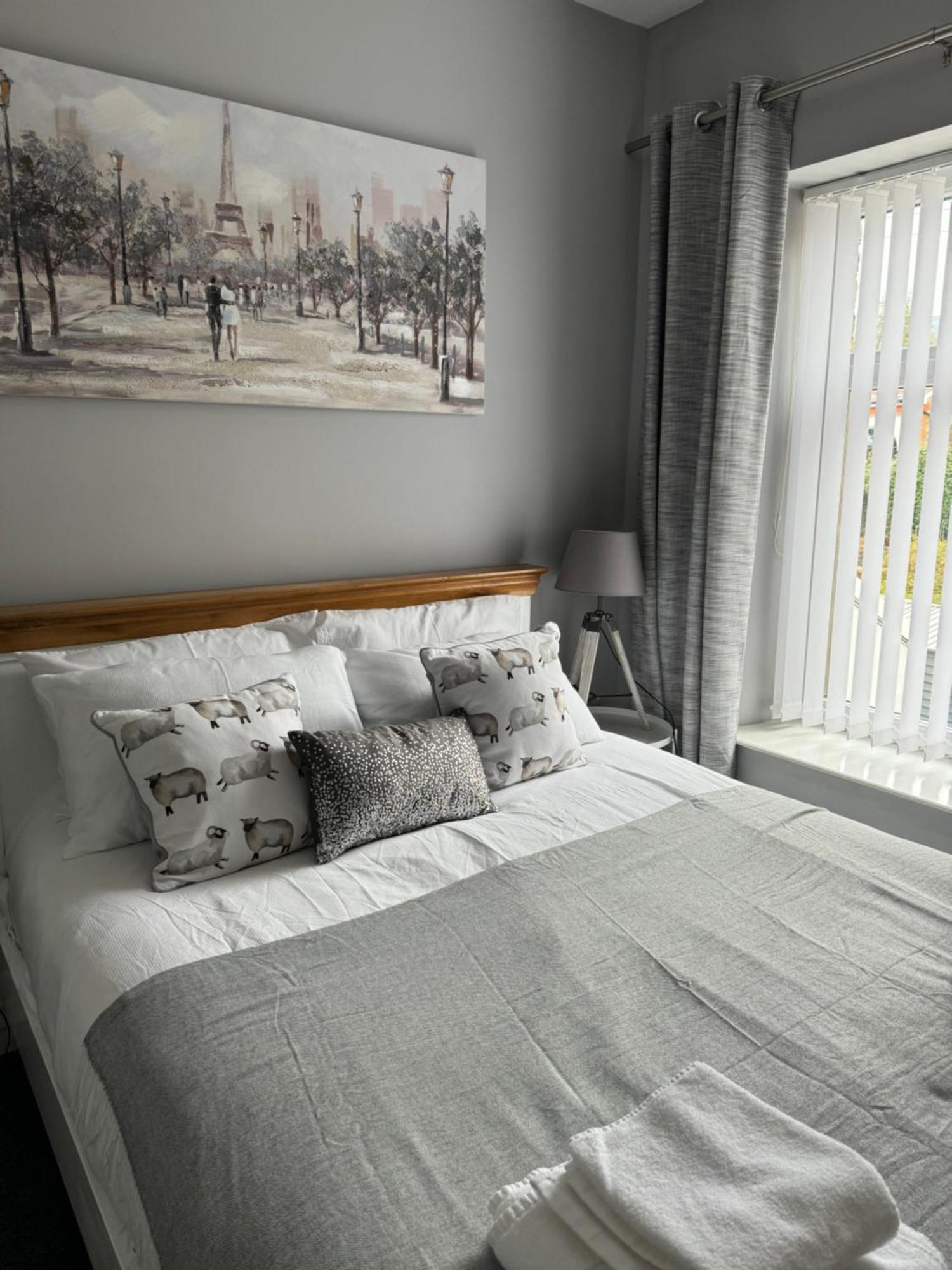Modern, Spacious And Central Location Aberdare Eksteriør bilde