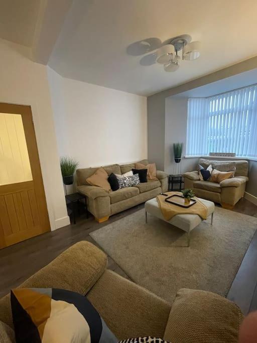 Modern, Spacious And Central Location Aberdare Eksteriør bilde