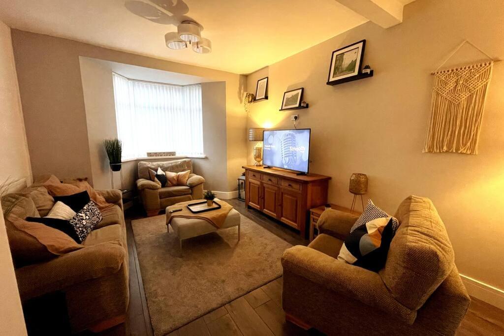 Modern, Spacious And Central Location Aberdare Eksteriør bilde