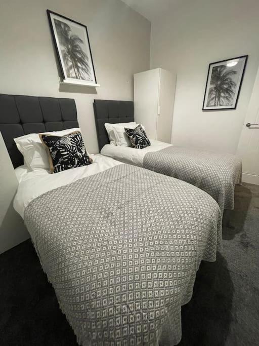 Modern, Spacious And Central Location Aberdare Eksteriør bilde