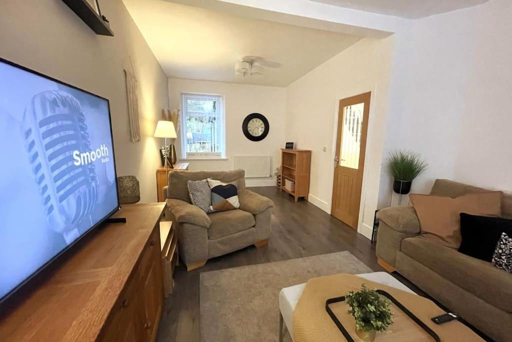 Modern, Spacious And Central Location Aberdare Eksteriør bilde